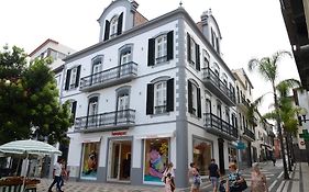 Edificio Charles 203